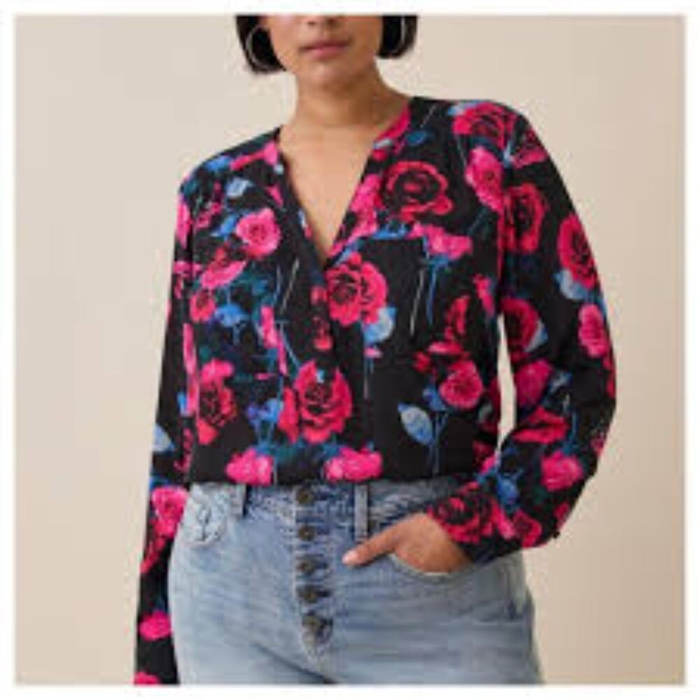 Torrid Harper Size 1 Long Sleeve Floral V Neck Top Roses Front Pockets